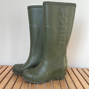 Sorel wedge rain boots.